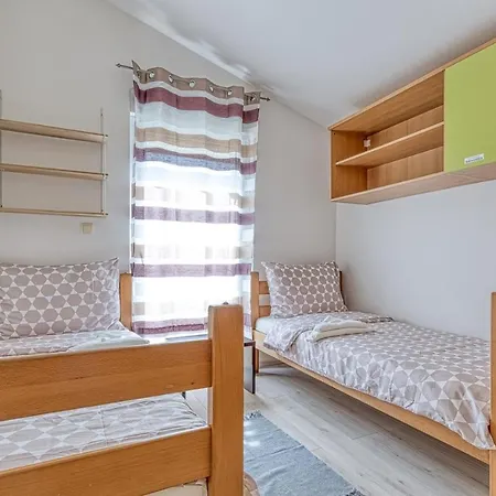 Guest house Mara