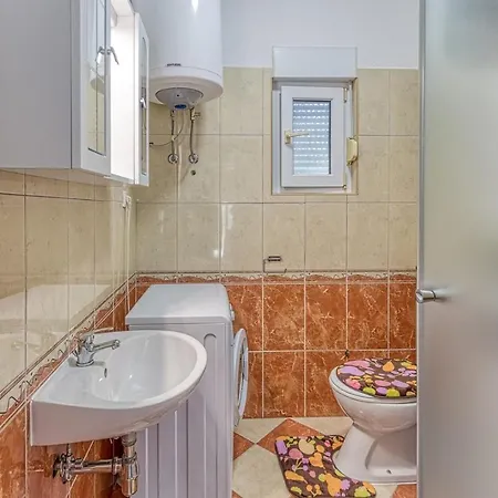 Mara Guest house